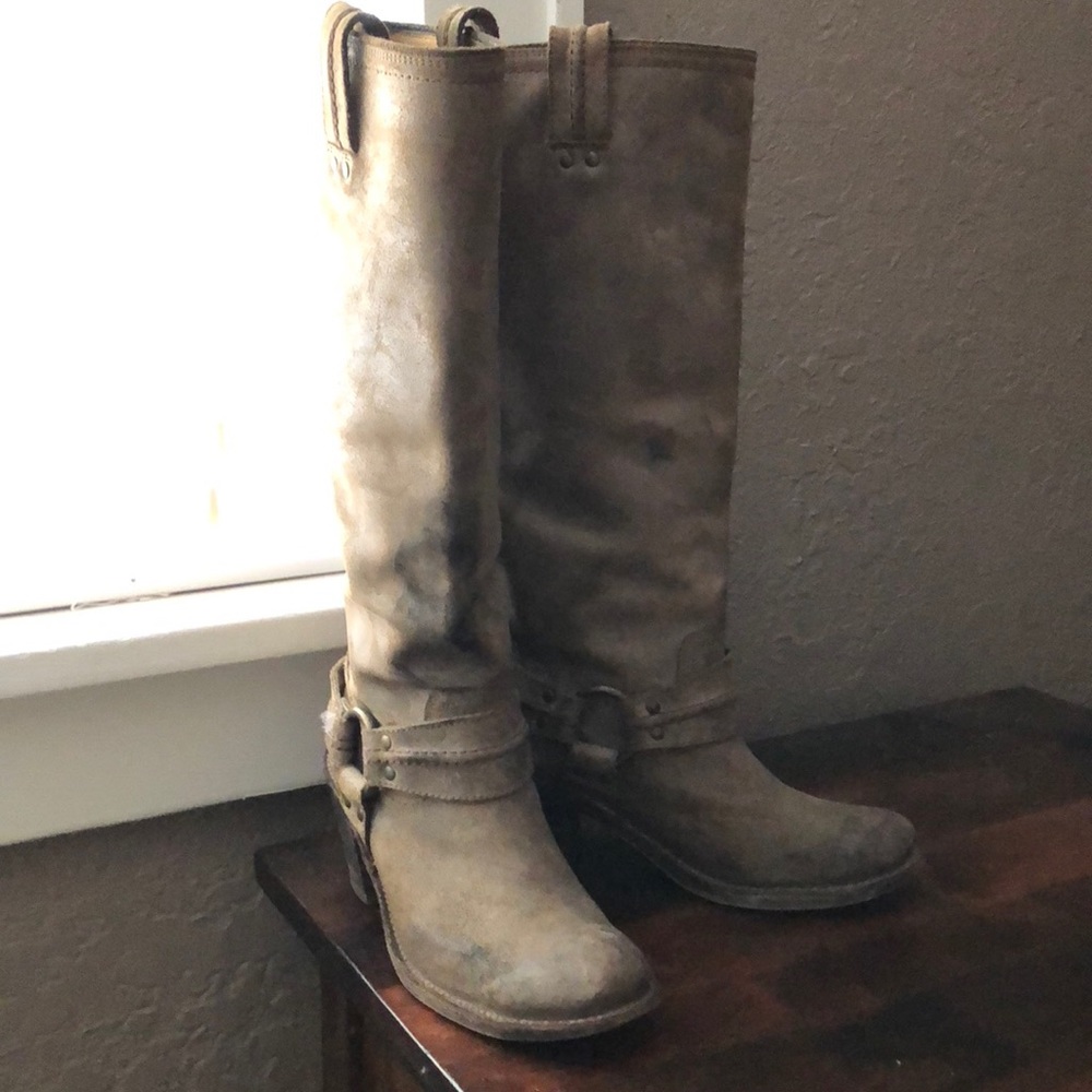 Frye Carmen Harness Tall in Toupe
